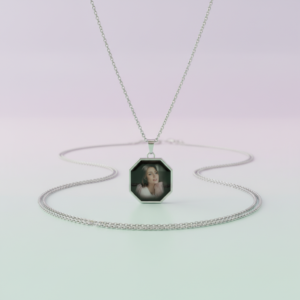 Heat Reveal Photo Necklace – Personalised Hidden Portrait Pendant